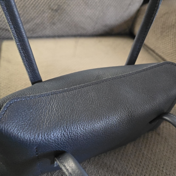 Chic Navy Blue Leather Shoulder Bag - Picture 6 of 7